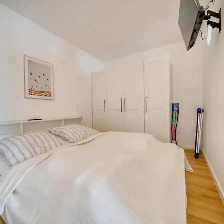 - Haus E, App 0e1305